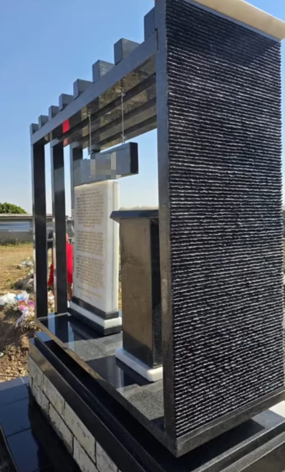 Renew & Honour — Modern Memorials for Loved Ones.